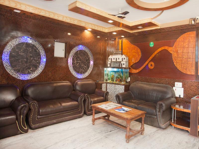 Oyo 343 Pop Life Hotel Banke ภายนอก รูปภาพ